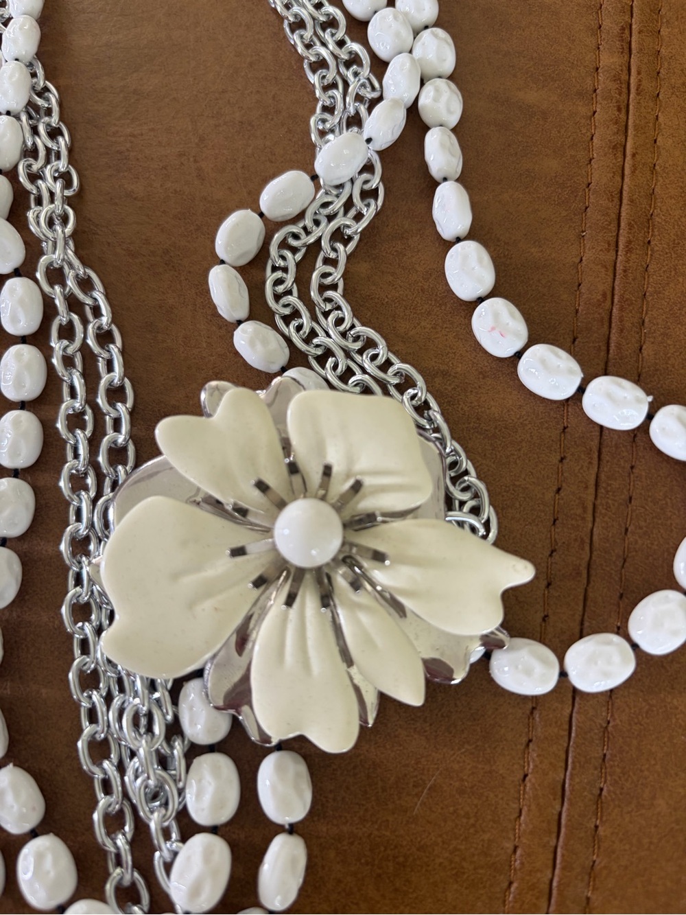 Vintage Sarah Coventry Summer Magic Poppy Flower Brooch Necklace White Enamel
